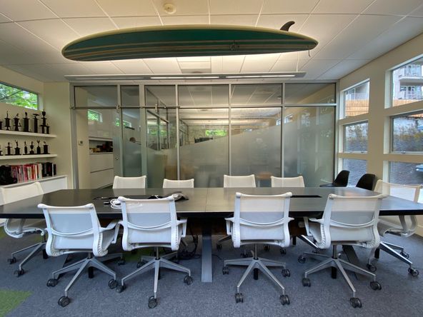 Lotus Building: 921 Aurora Ave N, Seattle, WA 98109